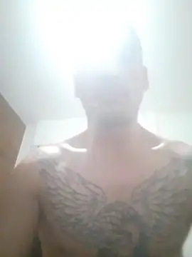 bigandstrong2217 online show from April 15, 2026, 12:05 am