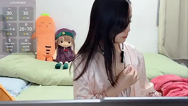 Snapshot of Yingbao-Baby chatting on November 23, 2025, 1:10 pm Yingbao-Baby online show from November 23, 2025, 1:10 pm