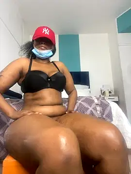 Snapshot of Curvy_SquirtMachine chatting on September 12, 2025, 5:51 am Curvy SquirtMachine online show from September 12, 2025, 5:51 am