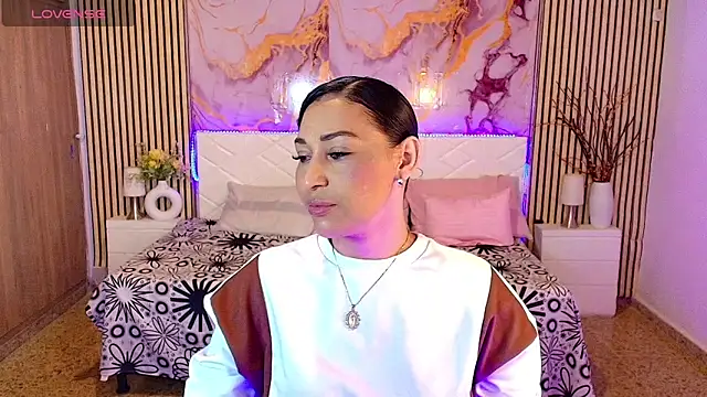 IvyShine7 online show from June 14, 2026, 7:48 pm