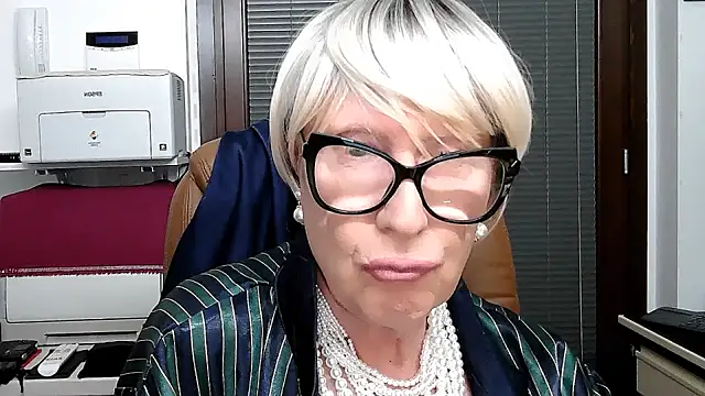 Snapshot of ROBY_SWEETHOT chatting on October 18, 2025, 10:12 pm ROBY SWEETHOT online show from October 18, 2025, 10:12 pm