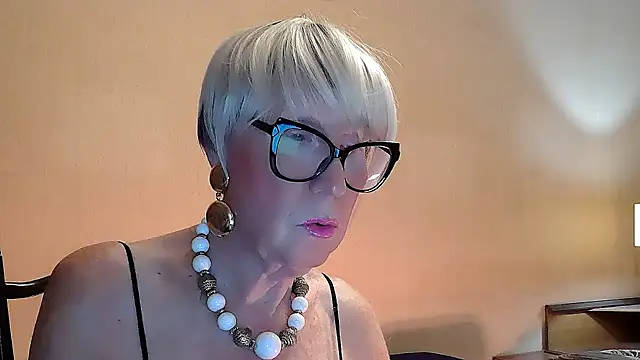 Snapshot of ROBY_SWEETHOT chatting on October 4, 2025, 10:00 pm ROBY SWEETHOT online show from October 4, 2025, 10:00 pm