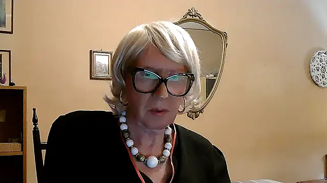 Snapshot of ROBY_SWEETHOT chatting on September 29, 2025, 11:10 pm ROBY SWEETHOT online show from September 29, 2025, 11:10 pm