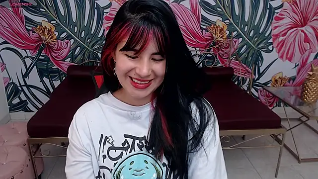 Snapshot of Nina_harper_ chatting on September 18, 2025, 8:01 pm Nina harper  online show from September 18, 2025, 8:01 pm