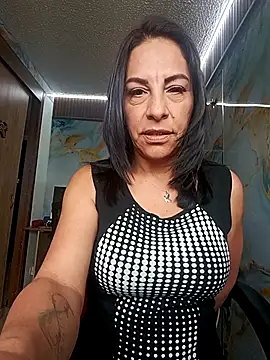  Kamy Hot online show from April 9, 2026, 7:53 pm