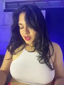 EmilyNoir1 online show from May 18, 2026, 12:00 am