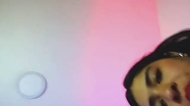 Snapshot of EmilyNoir1 chatting on October 10, 2025, 4:52 pm EmilyNoir1 online show from October 10, 2025, 4:52 pm