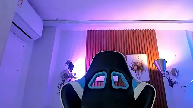 Darwin mayo online show from November 6, 2025, 5:28 pm