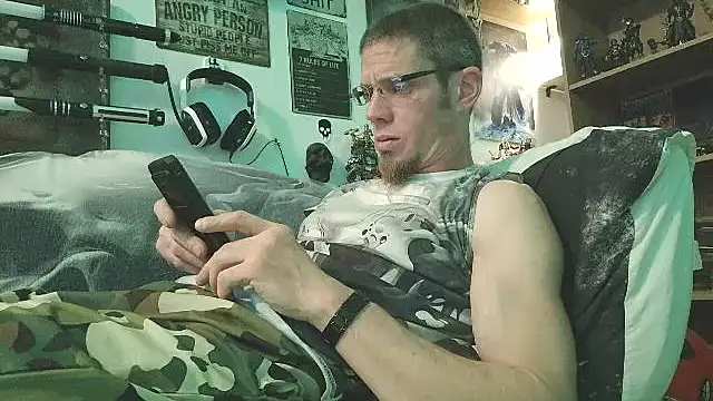 TomXXII online show from October 28, 2025, 2:45 am