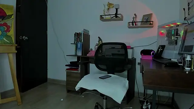 Snapshot of lady_sophie chatting on October 14, 2025, 4:07 pm lady sophie online show from October 14, 2025, 4:07 pm