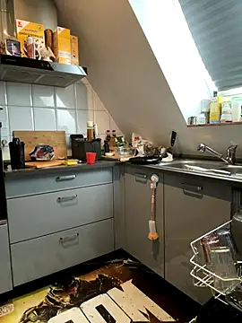 SweetTeenGirl online show from October 1, 2025, 10:30 am