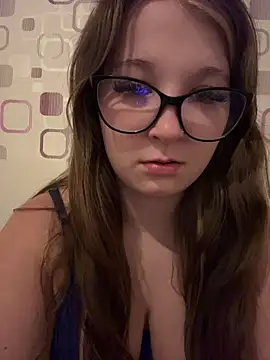 SweetTeenGirl online show from November 11, 2025, 8:47 pm