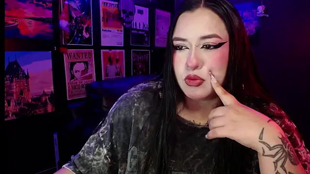 Ravendark  online show from January 6, 2026, 10:03 pm