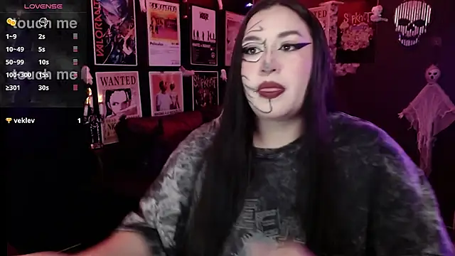 Snapshot of Ravendark_ chatting on October 27, 2025, 7:04 pm Ravendark online show from October 27, 2025, 7:04 pm