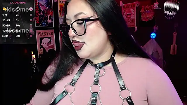 Snapshot of Ravendark_ chatting on October 15, 2025, 5:54 pm Ravendark online show from October 15, 2025, 5:54 pm