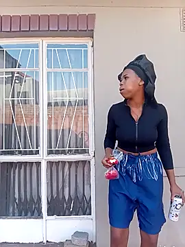 Snapshot of GoldSnowXxX chatting on October 13, 2025, 2:07 pm GoldSnowXxX online show from October 13, 2025, 2:07 pm