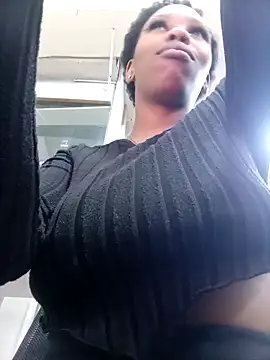 Snapshot of GoldSnowXxX chatting on October 9, 2025, 5:35 pm GoldSnowXxX online show from October 9, 2025, 5:35 pm