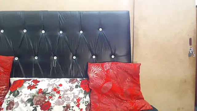 Snapshot of GoldSnowXxX chatting on September 21, 2025, 12:10 pm GoldSnowXxX online show from September 21, 2025, 12:10 pm