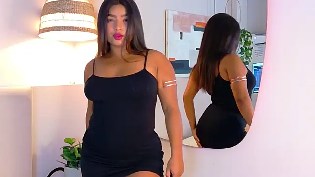 Snapshot of LanaRozz chatting on September 19, 2025, 7:29 pm LanaRozz online show from September 19, 2025, 7:29 pm