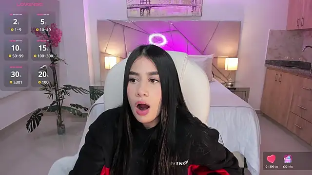 miranda crawfor online show from April 14, 2026, 5:23 am