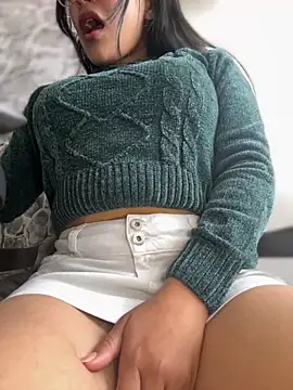 Liulee2 online show from September 19, 2025, 2:32 pm