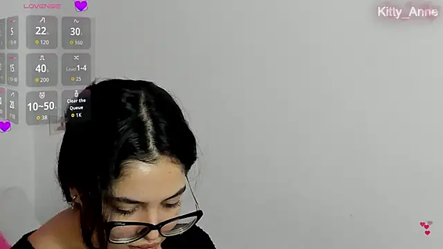 Snapshot of Kitty_Anne chatting on October 8, 2025, 3:30 am Kitty Anne online show from October 8, 2025, 3:30 am