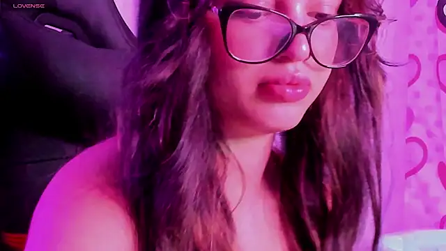 Snapshot of Kitty_Anne chatting on October 30, 2025, 1:48 am Kitty Anne online show from October 30, 2025, 1:48 am