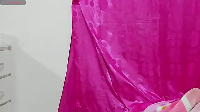 Snapshot of Kitty_Anne chatting on October 19, 2025, 12:24 am Kitty Anne online show from October 19, 2025, 12:24 am