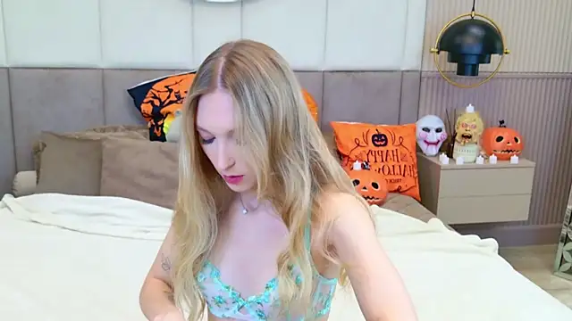 Snapshot of KellyBradford chatting on October 25, 2025, 5:50 am KellyBradford online show from October 25, 2025, 5:50 am