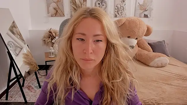 AstraMonroe online show from March 15, 2026, 7:59 am