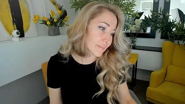 AstraMonroe online show from October 17, 2025, 7:11 am