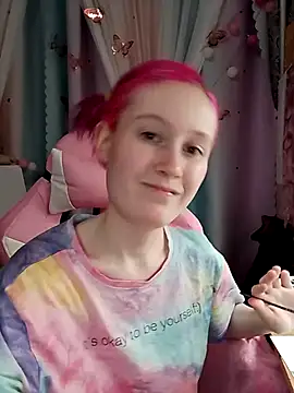 Fuzzy Unicorn online show from October 23, 2025, 7:23 pm