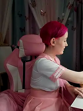 Fuzzy Unicorn online show from December 2, 2025, 7:15 pm