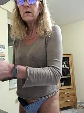 HotWifeLyn68 online show from March 12, 2026, 8:46 pm