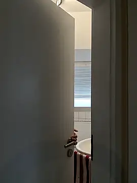 HotWifeLyn68 online show from March 13, 2026, 11:04 am