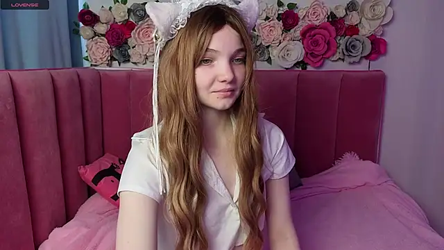 AnimeAlica18 online show from November 13, 2025, 8:40 am