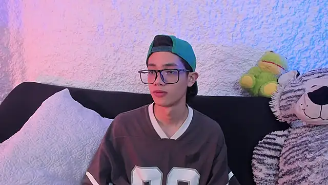 Snapshot of thiago_kinghot chatting on September 19, 2025, 5:11 am thiago kinghot online show from September 19, 2025, 5:11 am