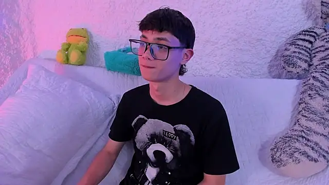 Snapshot of thiago_kinghot chatting on October 1, 2025, 4:39 am thiago kinghot online show from October 1, 2025, 4:39 am