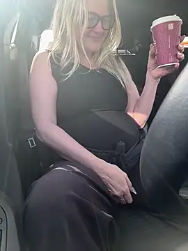 SuzieSub online show from March 27, 2026, 10:38 am