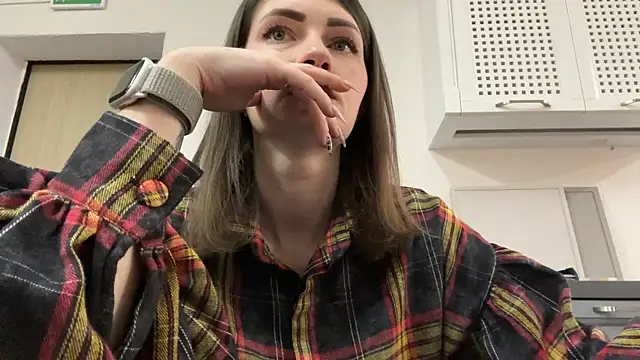 AshlyJoy online show from September 18, 2025, 7:44 am