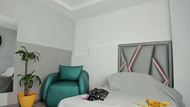 klariz09 online show from October 2, 2025, 8:12 pm