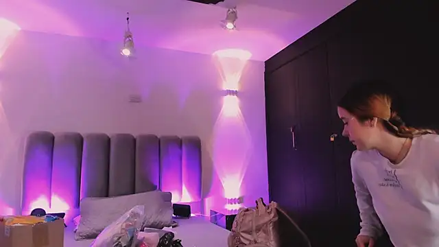 Snapshot of AlliceLover chatting on October 3, 2025, 11:56 am AlliceLover online show from October 3, 2025, 11:56 am