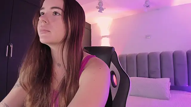 AlliceLover online show from December 2, 2025, 12:18 pm