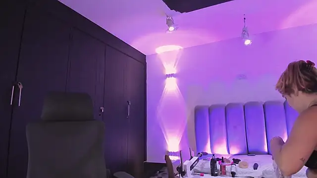 Snapshot of AlliceLover chatting on October 8, 2025, 11:23 am AlliceLover online show from October 8, 2025, 11:23 am