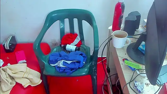 extreme hot crazy online show from December 17, 2025, 5:18 pm