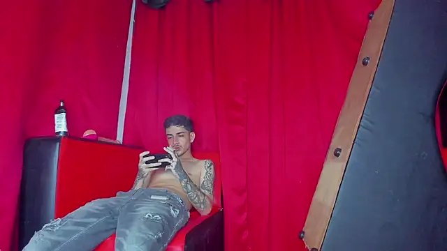 Snapshot of extreme_hot_crazy chatting on October 20, 2025, 4:58 am extreme hot crazy online show from October 20, 2025, 4:58 am