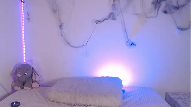 Snapshot of Lia__1 chatting on October 22, 2025, 9:35 pm Lia 1 online show from October 22, 2025, 9:35 pm