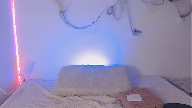 Snapshot of Lia__1 chatting on October 18, 2025, 8:44 pm Lia 1 online show from October 18, 2025, 8:44 pm