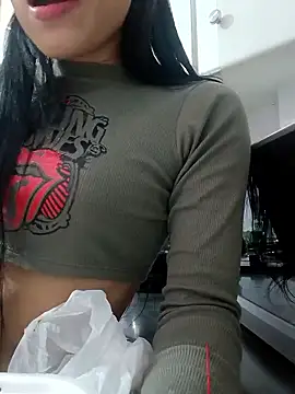 Snapshot of Billie_Eilish chatting on October 9, 2025, 7:14 pm Billie Eilish online show from October 9, 2025, 7:14 pm