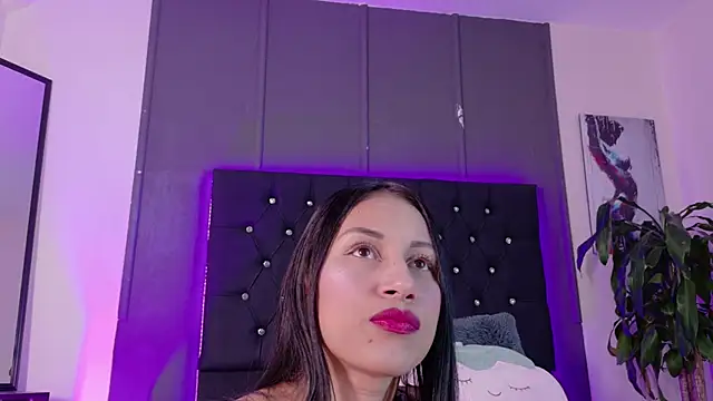 Snapshot of Billie_Eilish chatting on October 28, 2025, 8:41 pm Billie Eilish online show from October 28, 2025, 8:41 pm